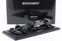 127201144_Minichamps_Mercedes-Hamilton