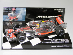 530074312_Minichamps_McLaren-Hamilton