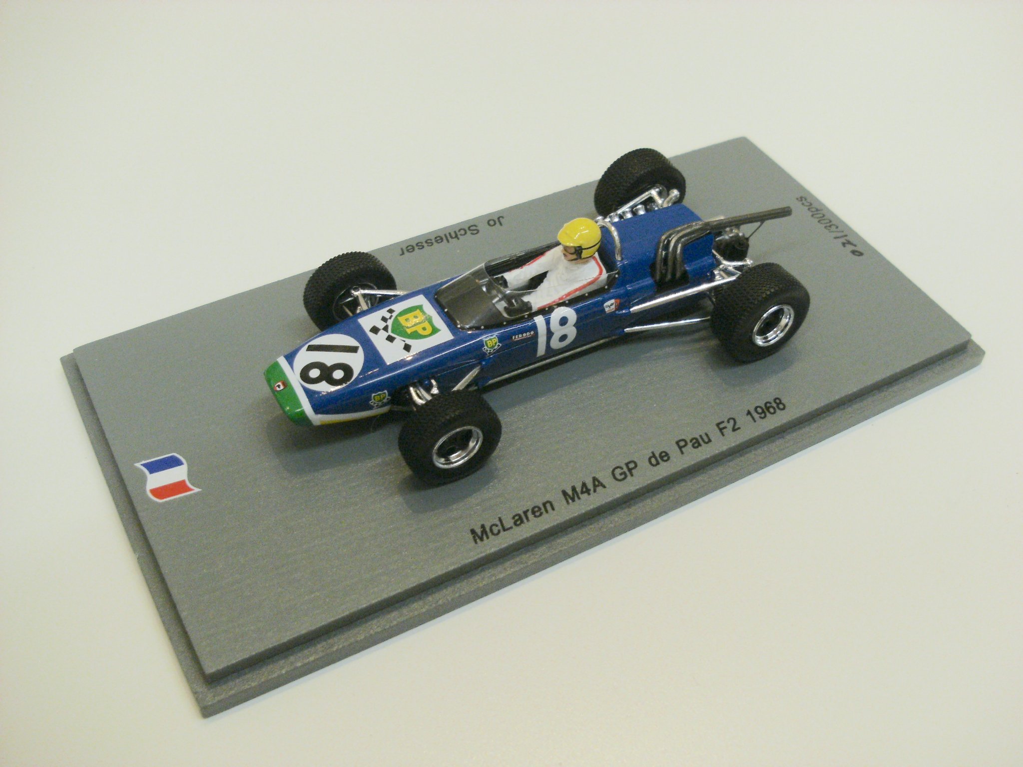 Spark SF121 McLaren M4A